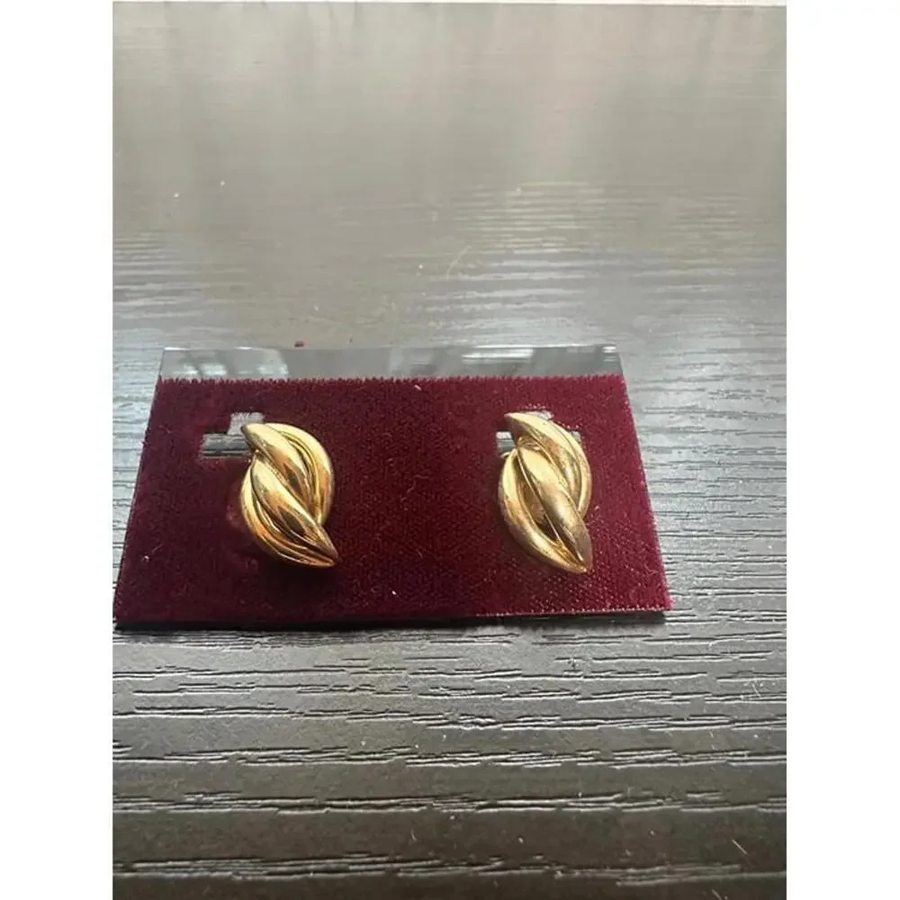 Vintage Gold Tone Clip-On Leaf Earrings